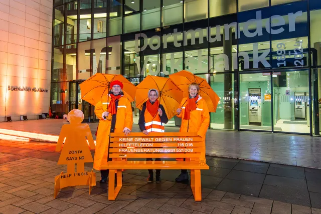 Zonta-Aktion Orange Day (1)